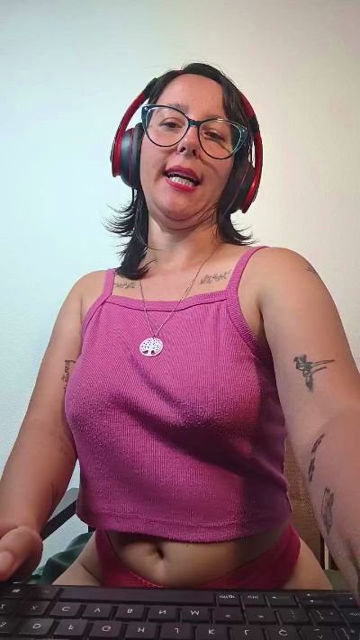 mahina84_ live cam on Cam4