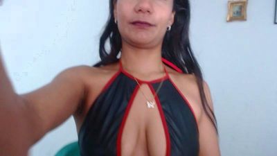 maidy_19 live cam on Cam4