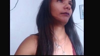 maidy_19 live cam on Cam4