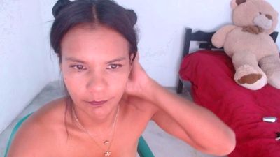 maidy_19 live cam on Cam4