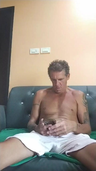 maikel203 live cam on Cam4