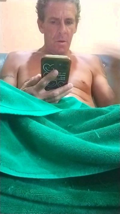 maikel203 live cam on Cam4