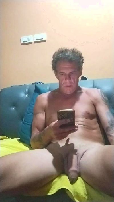 maikel203 live cam on Cam4