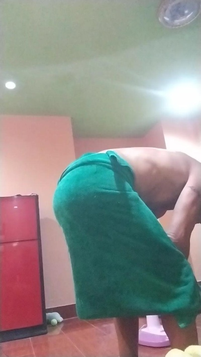 maikel203 live cam on Cam4