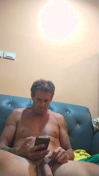 maikel203 live cam on Cam4