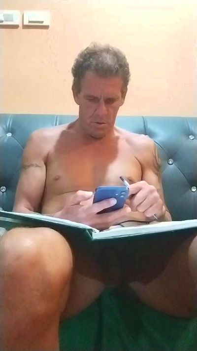 maikel203 live cam on Cam4
