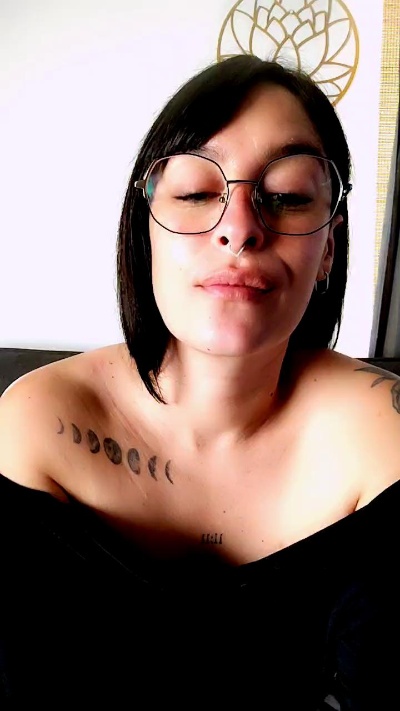 maimaixxx live cam on Cam4