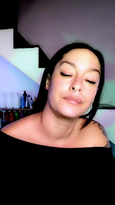 maimaixxx live cam on Cam4