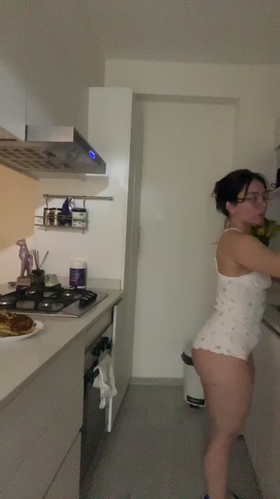 maite54 live cam on Cam4