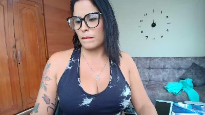 majo_soussa live cam on Cam4