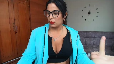 majo_soussa live cam on Cam4
