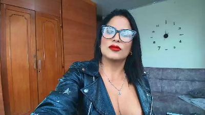 majo_soussa live cam on Cam4