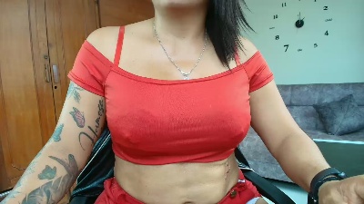 majo_soussa live cam on Cam4