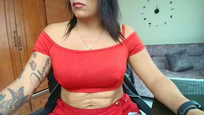 majo_soussa live cam on Cam4