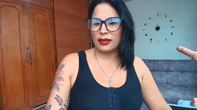 majo_soussa live cam on Cam4