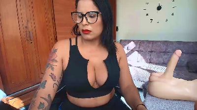 majo_soussa live cam on Cam4