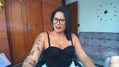 majo_soussa live cam on Cam4