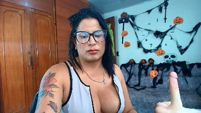majo_soussa live cam on Cam4