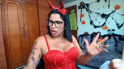 majo_soussa live cam on Cam4