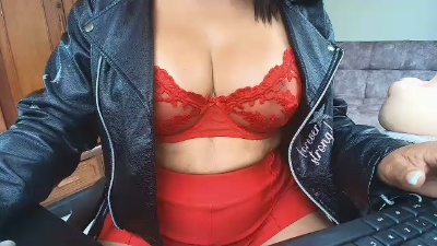 majo_soussa live cam on Cam4