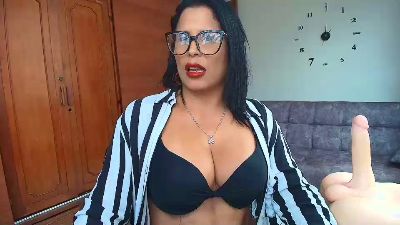 majo_soussa live cam on Cam4