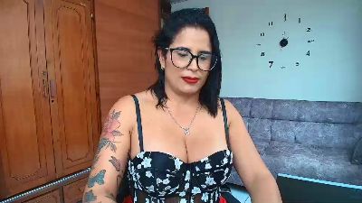 majo_soussa live cam on Cam4