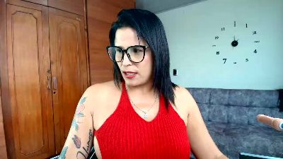 majo_soussa live cam on Cam4