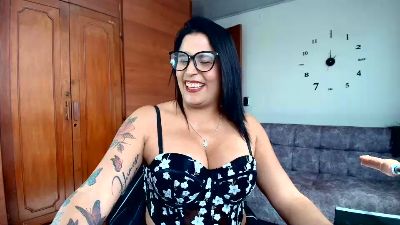 majo_soussa live cam on Cam4