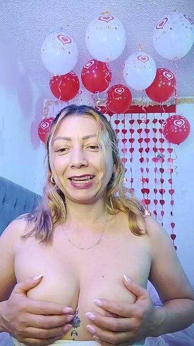 makarenasexyy live cam on Cam4