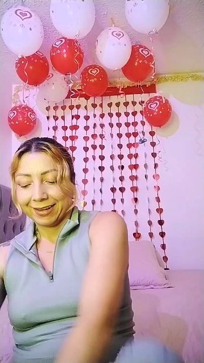 makarenasexyy live cam on Cam4