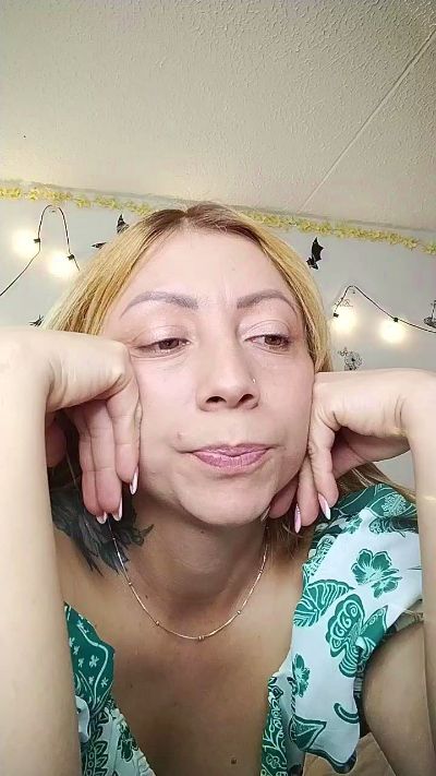 makarenasexyy live cam on Cam4