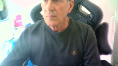 makis89 live cam on Cam4