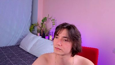 maks_brayn live cam on Cam4