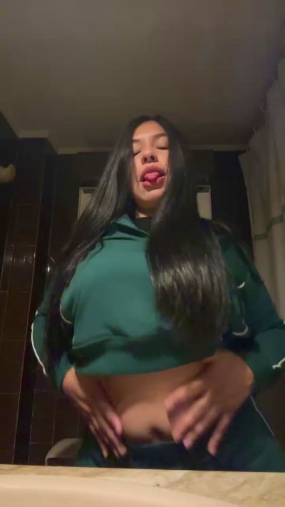 malibuuu1 live cam on Cam4