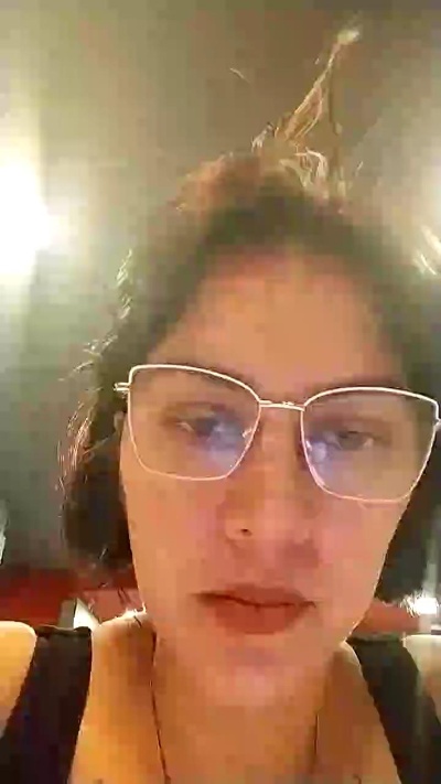 mamadorahotxxx live cam on Cam4
