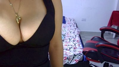 mamadorahotxxx live cam on Cam4