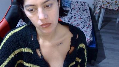 mamadorahotxxx live cam on Cam4
