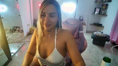 mandy_berry live cam on Cam4