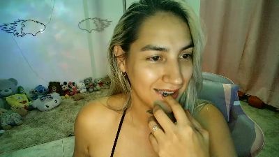 mandy_berry live cam on Cam4