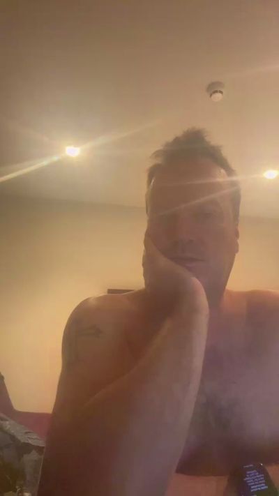 manfrombham3 live cam on Cam4
