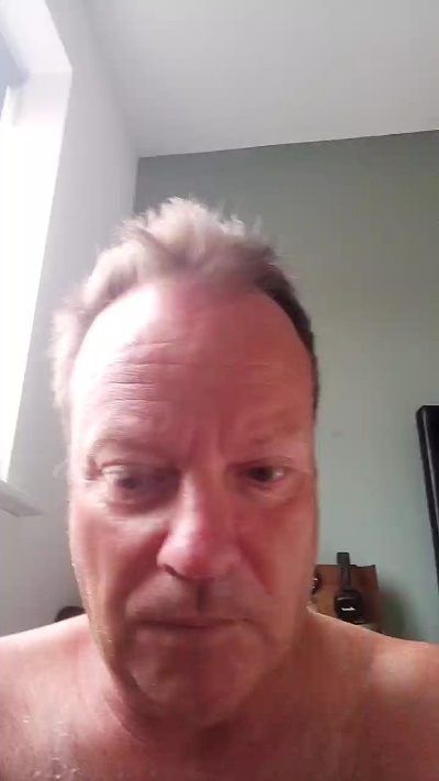 manfrombham3 live cam on Cam4