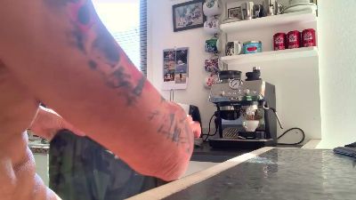 manguy04 live cam on Cam4
