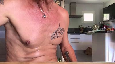 manguy04 live cam on Cam4