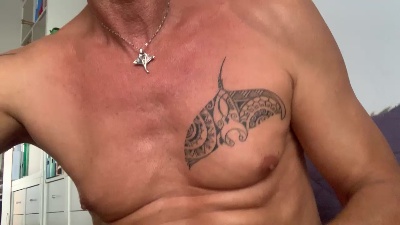 manguy04 live cam on Cam4