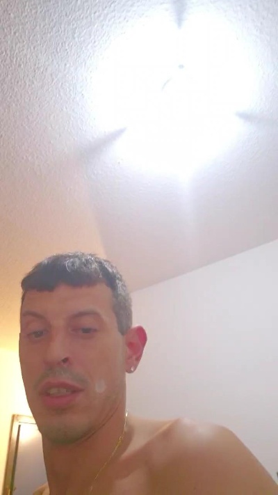 manolo389 live cam on Cam4