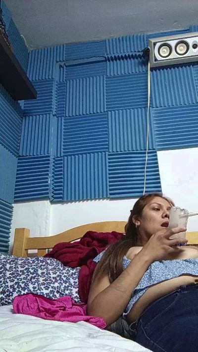mantisreligios8 live cam on Cam4