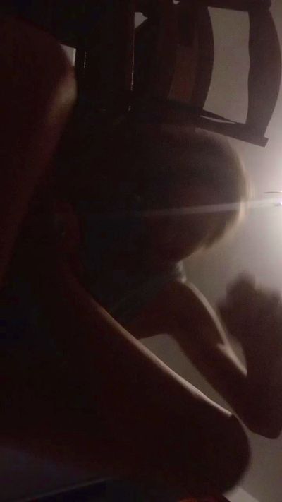manuella19 live cam on Cam4