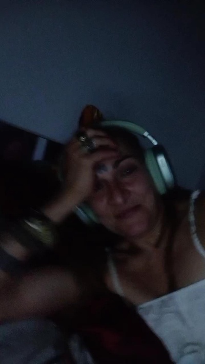 manuella19 live cam on Cam4