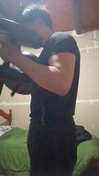 manuzz1 live cam on Cam4