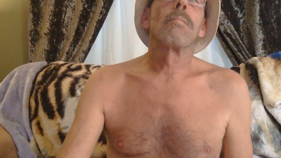 mapleman35 live cam on Cam4